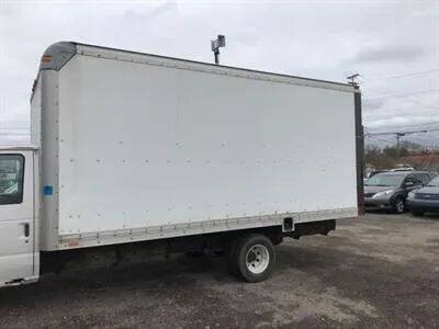 2004 Ford E-Series Image 5