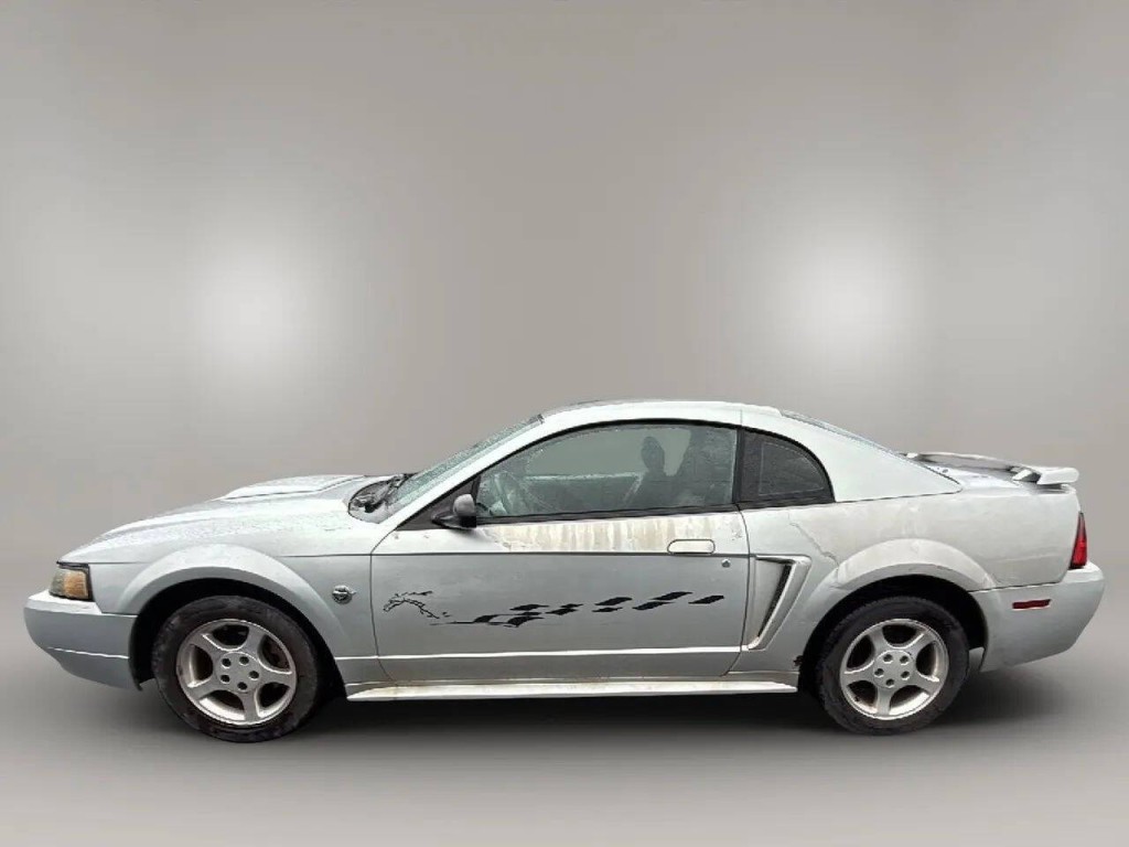 2004 Ford Mustang Image 2