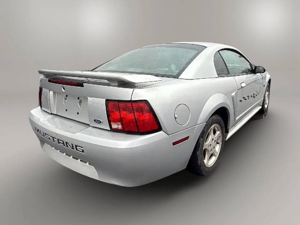 2004 Ford Mustang Image 5