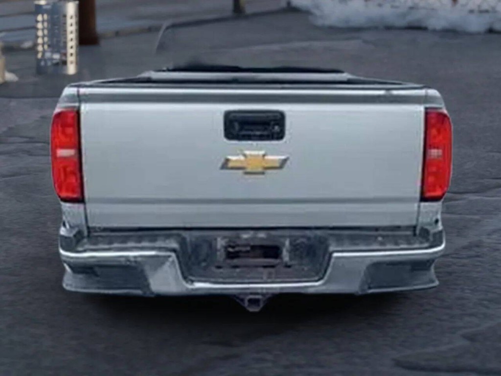 2015 Chevrolet Colorado Image 2