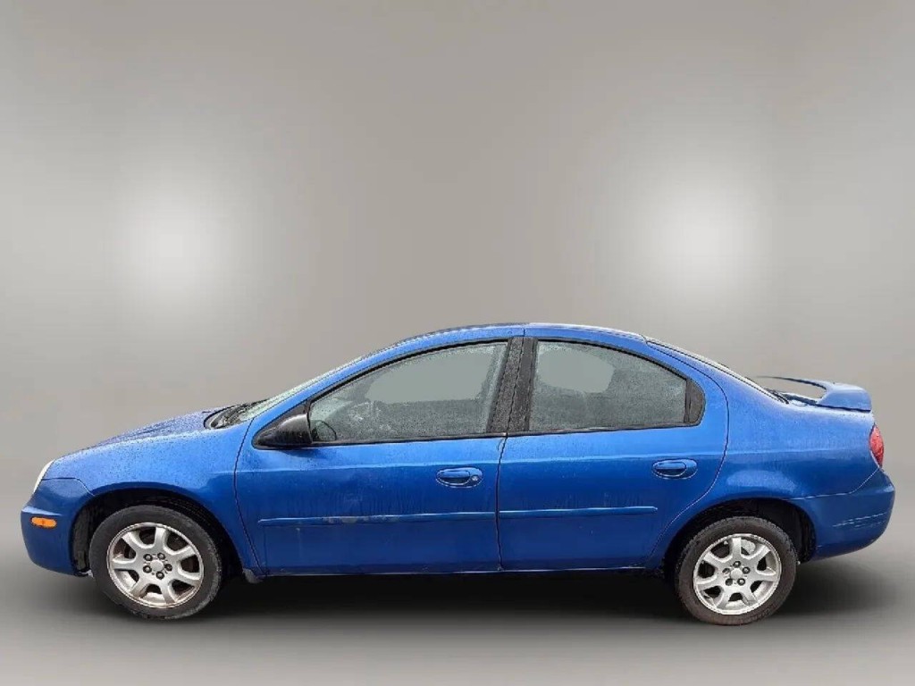 2005 Dodge Neon Image 2