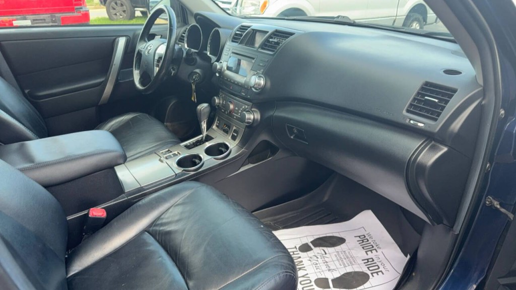 2011 Toyota Highlander Image 13