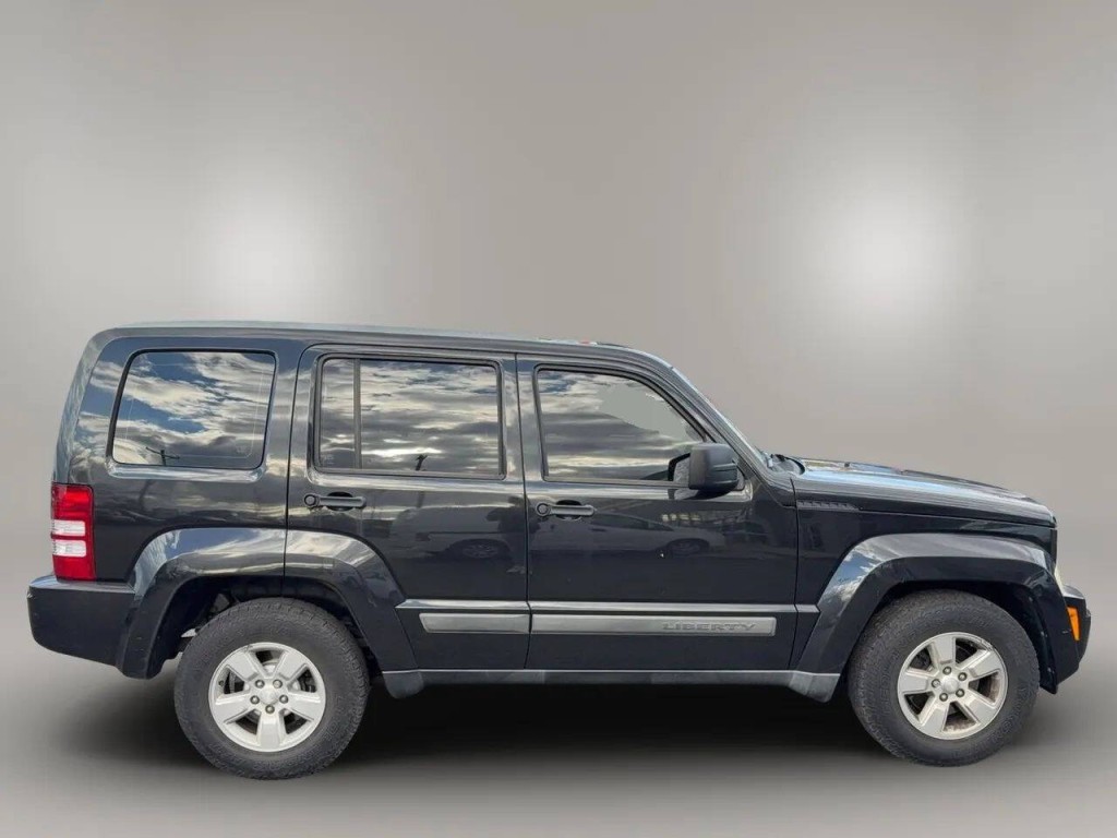 2012 Jeep Liberty Image 7