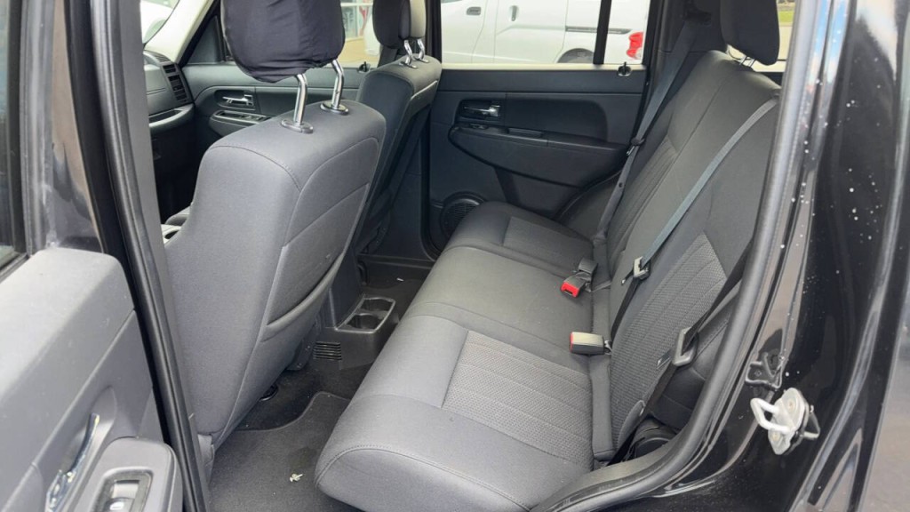 2012 Jeep Liberty Image 12