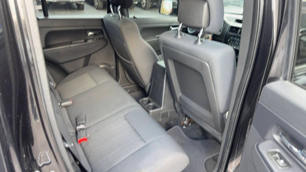 2012 Jeep Liberty Image 13