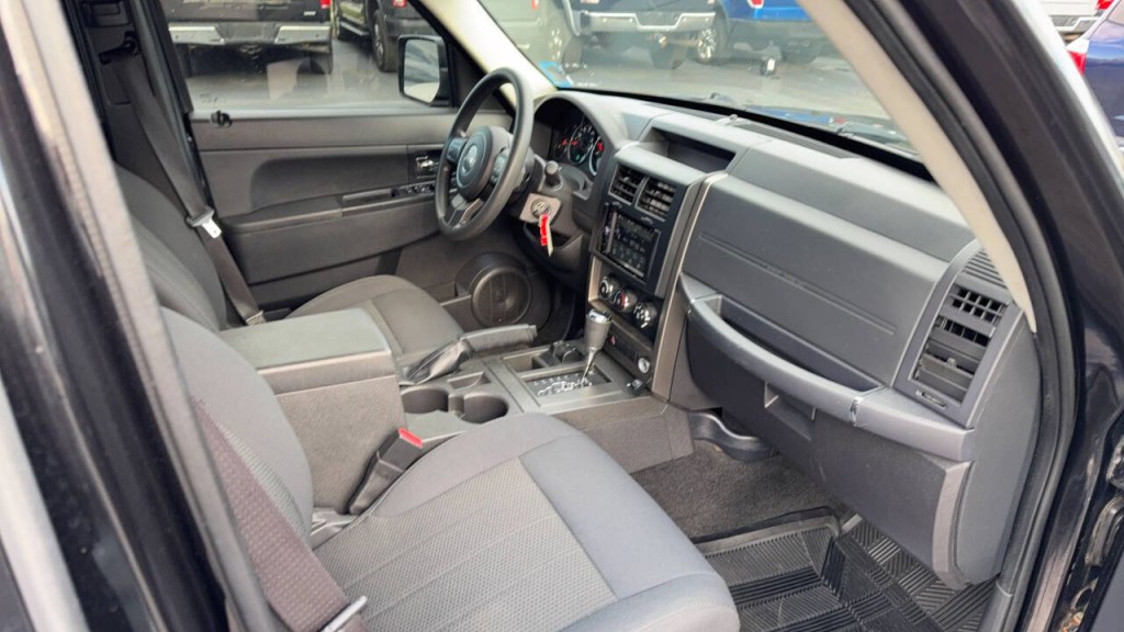 2012 Jeep Liberty Image 14