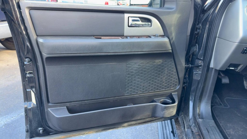 2010 Ford Expedition Image 8