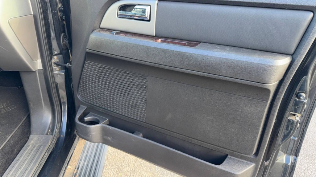 2010 Ford Expedition Image 14