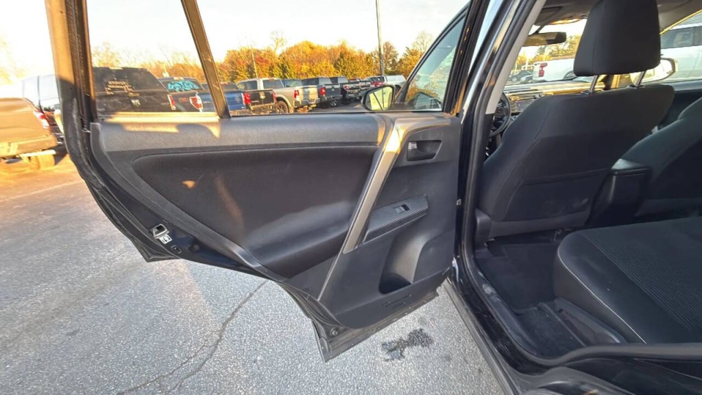 2013 Toyota Rav4 Image 11