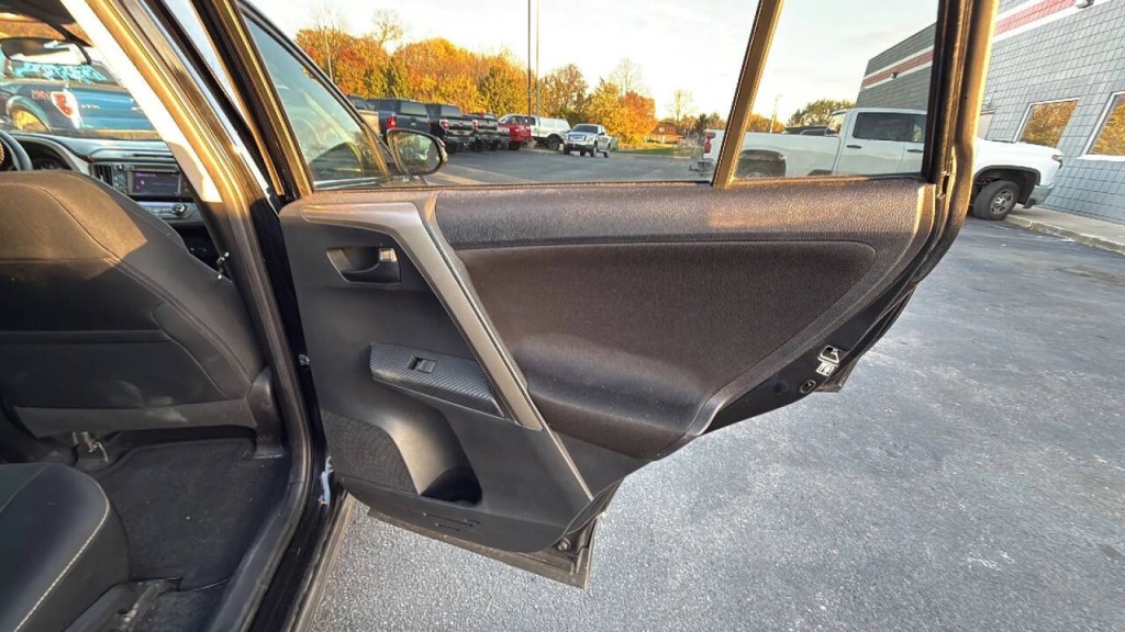 2013 Toyota Rav4 Image 14