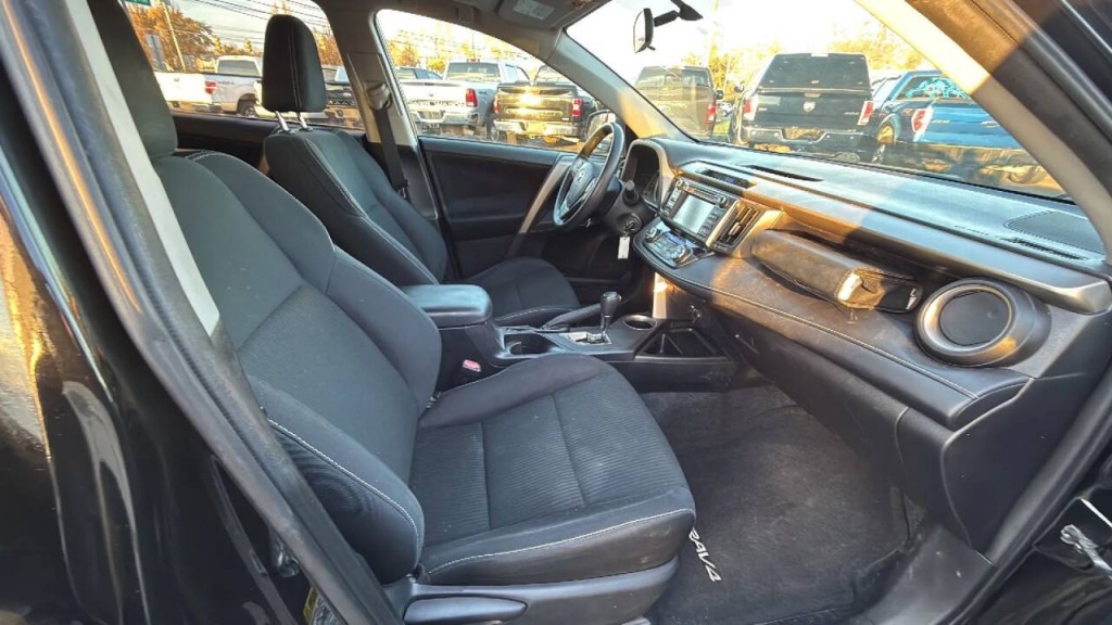 2013 Toyota Rav4 Image 17