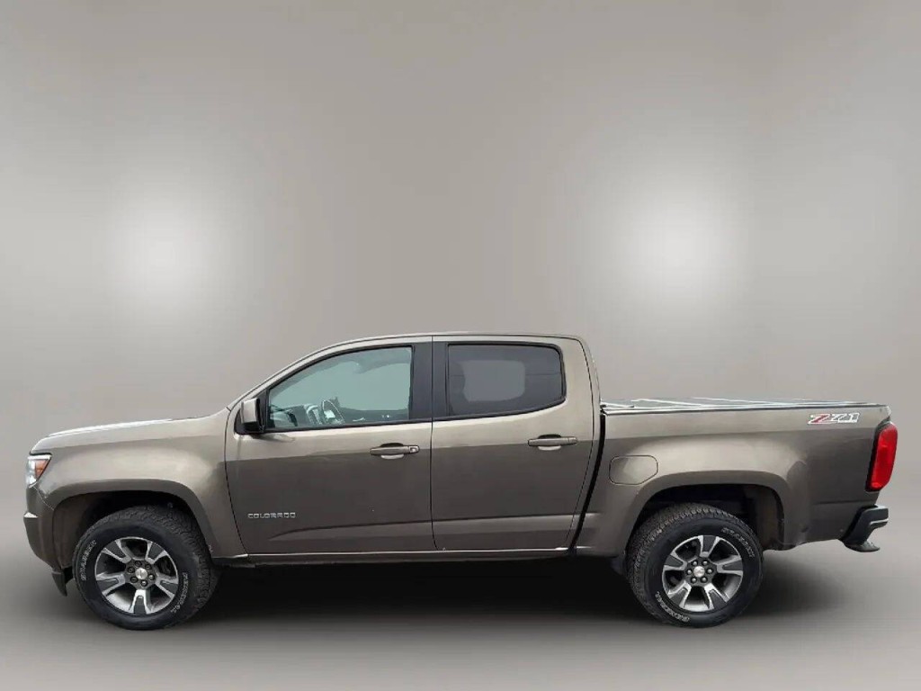 2016 Chevrolet Colorado Image 2