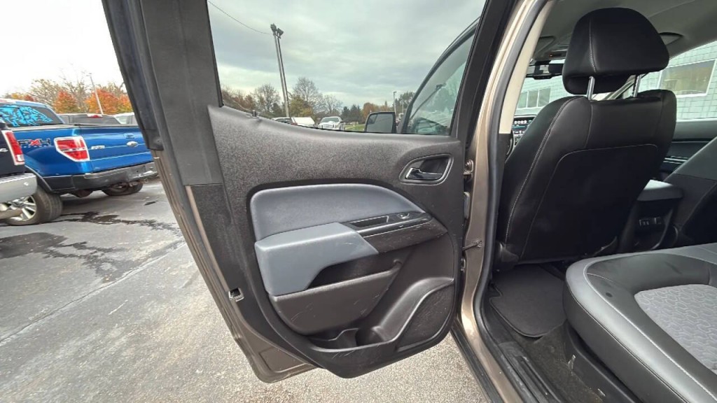 2016 Chevrolet Colorado Image 11