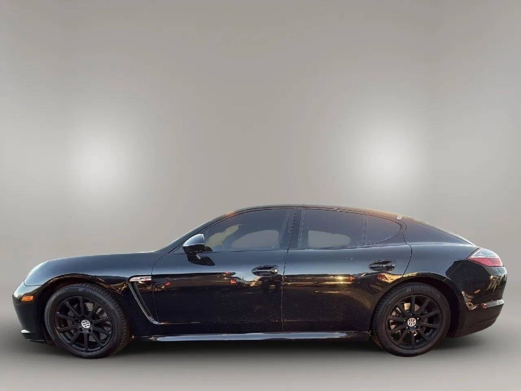 2013 Porsche Panamera Image 2