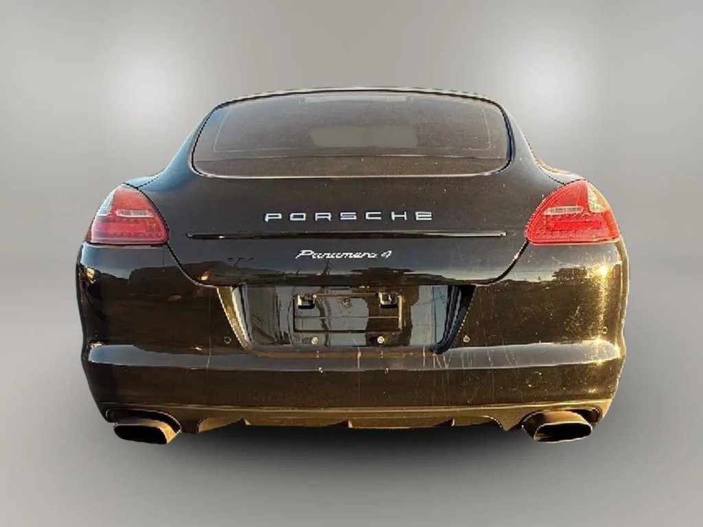 2013 Porsche Panamera Image 4