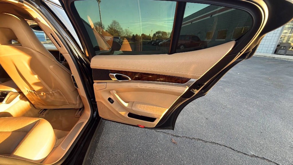 2013 Porsche Panamera Image 14