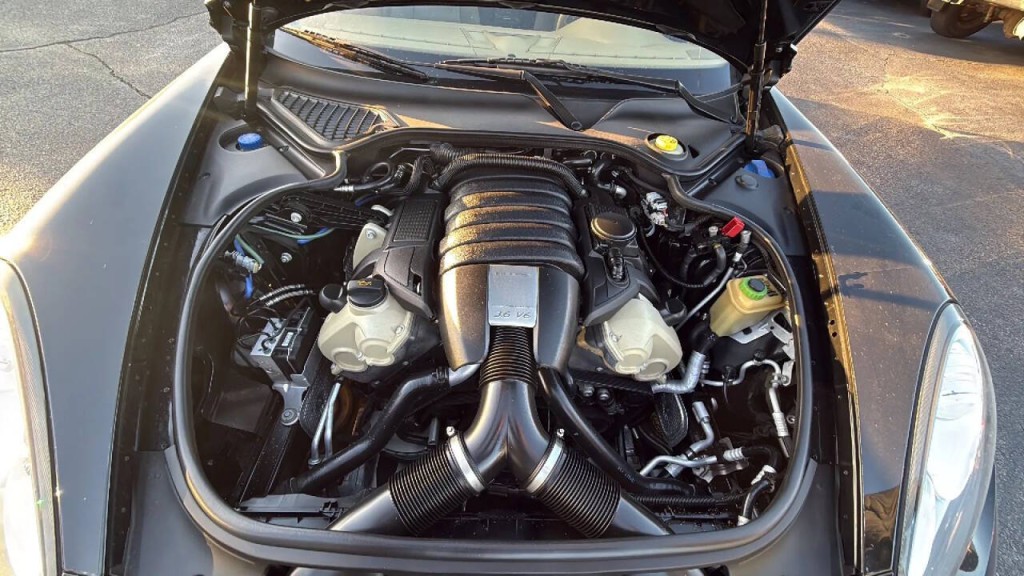 2013 Porsche Panamera Image 18