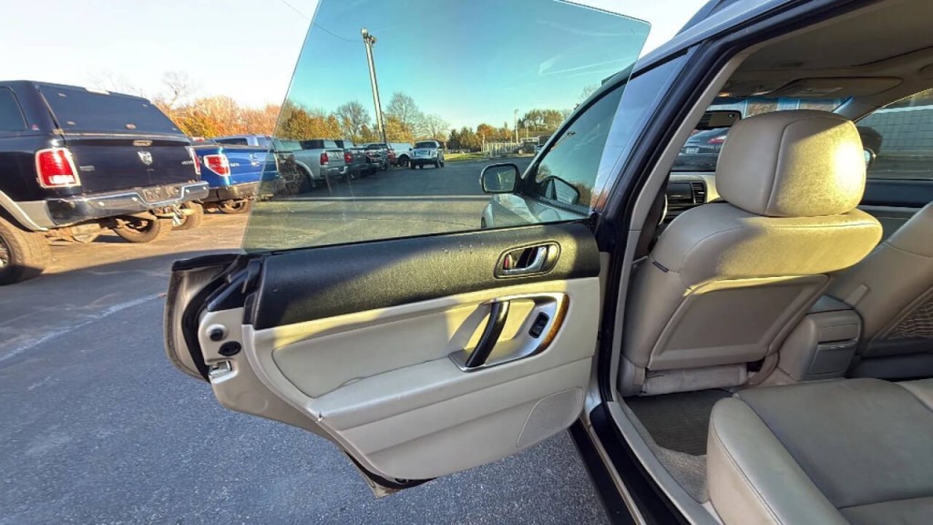 2008 Subaru Outback Image 12