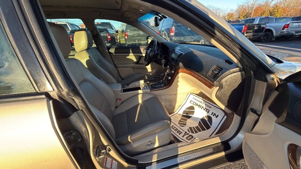 2008 Subaru Outback Image 18