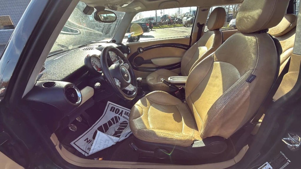 2007 MINI Cooper Image 10