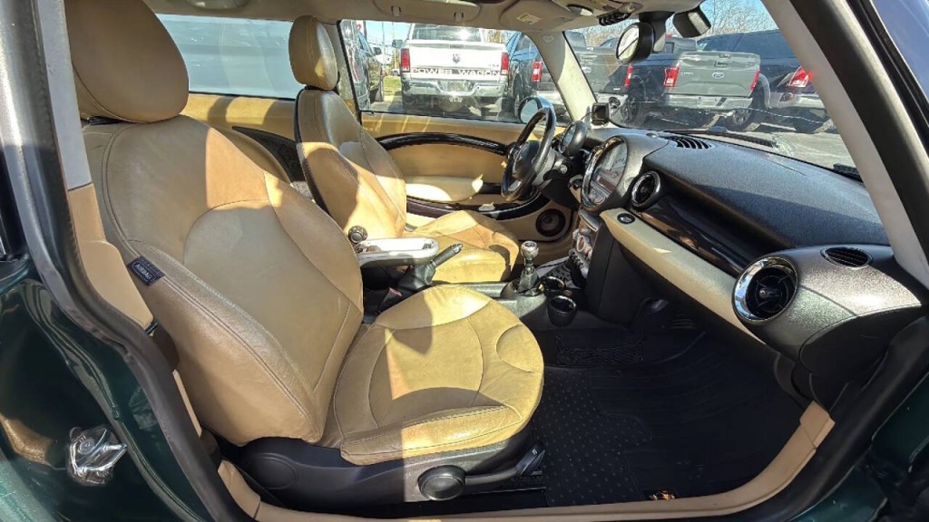 2007 MINI Cooper Image 12