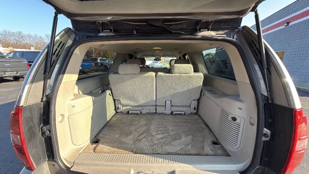 2007 Chevrolet Suburban Image 14