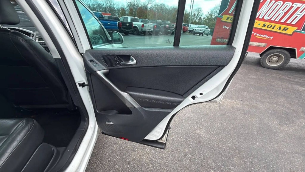 2009 Volkswagen Tiguan Image 14