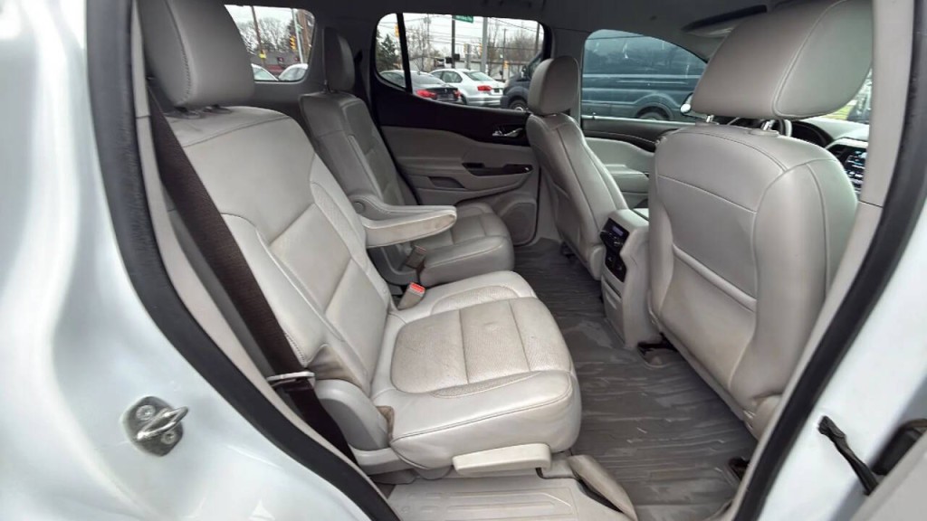 2019 GMC Acadia Image 16