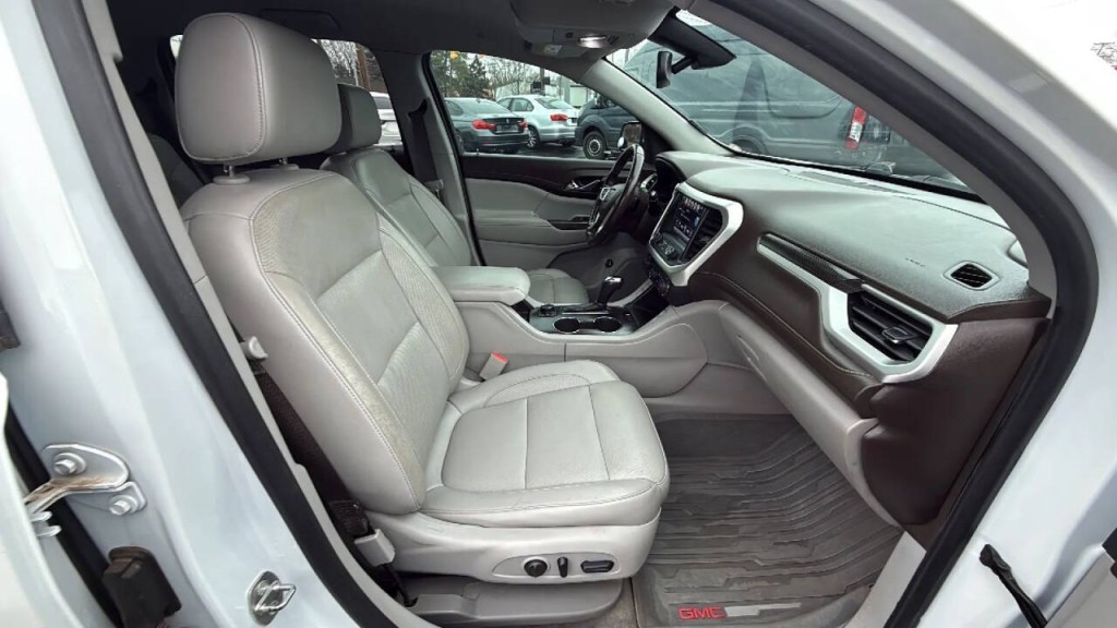 2019 GMC Acadia Image 18