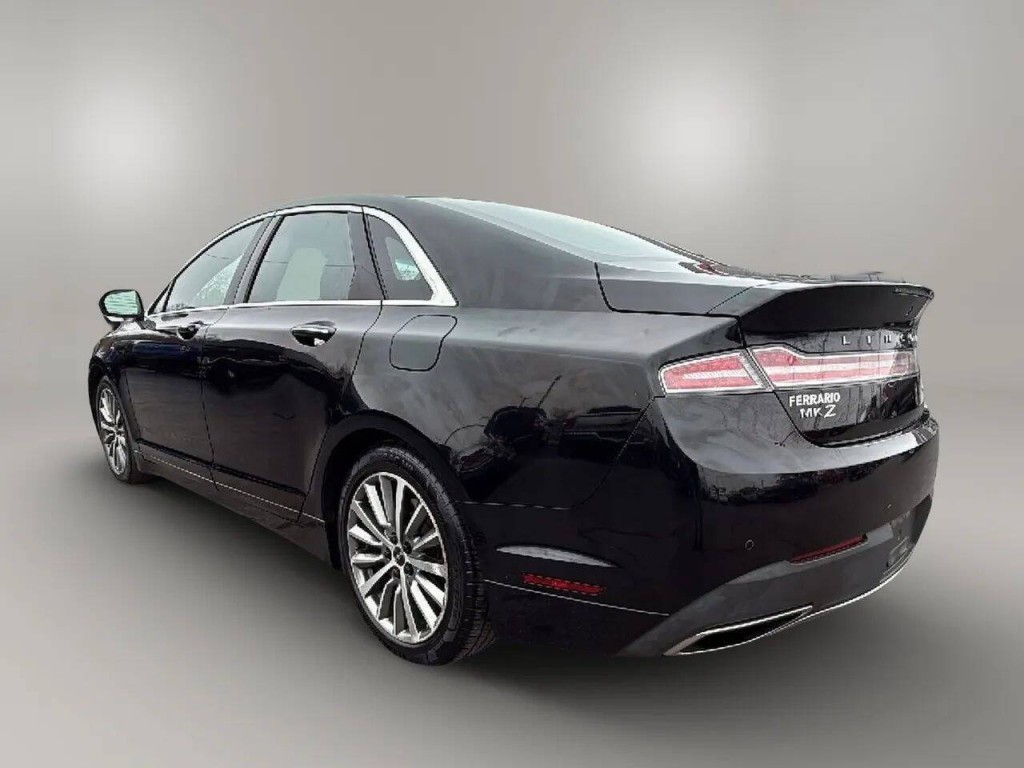 2017 Lincoln MKZ Image 3