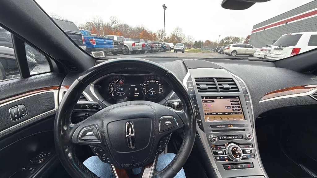 2017 Lincoln MKZ Image 19