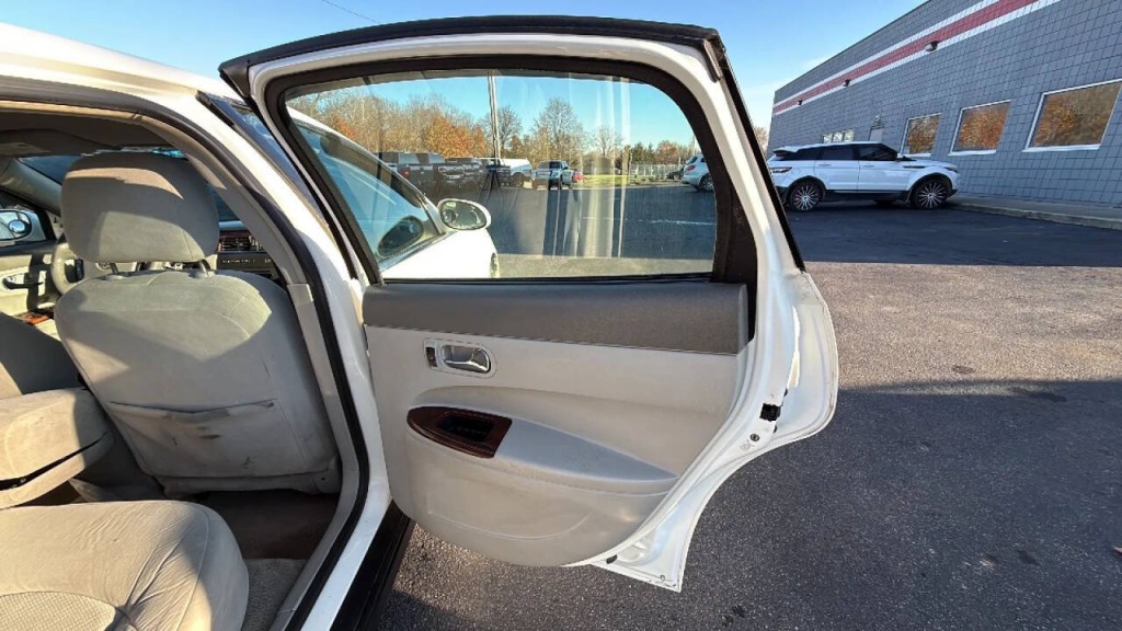 2009 Buick LaCrosse Image 11