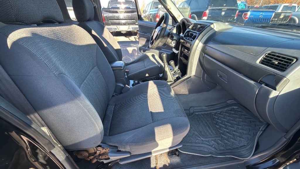 2002 Nissan Frontier Image 13