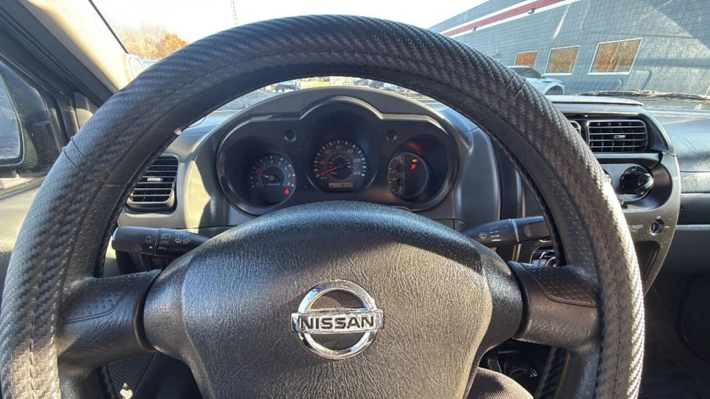 2002 Nissan Frontier Image 16