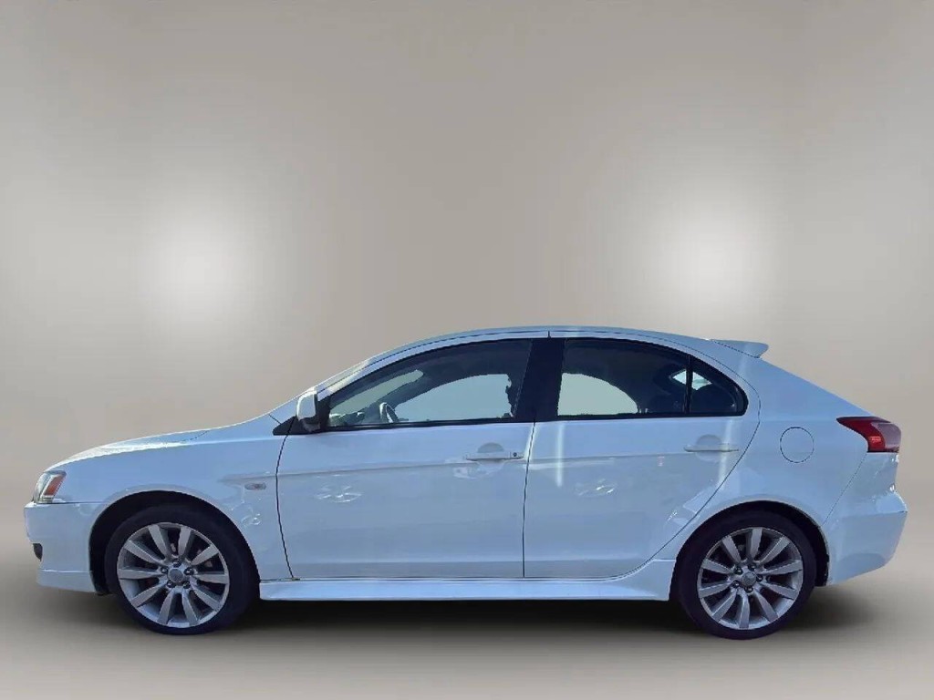 2010 Mitsubishi Lancer Image 2