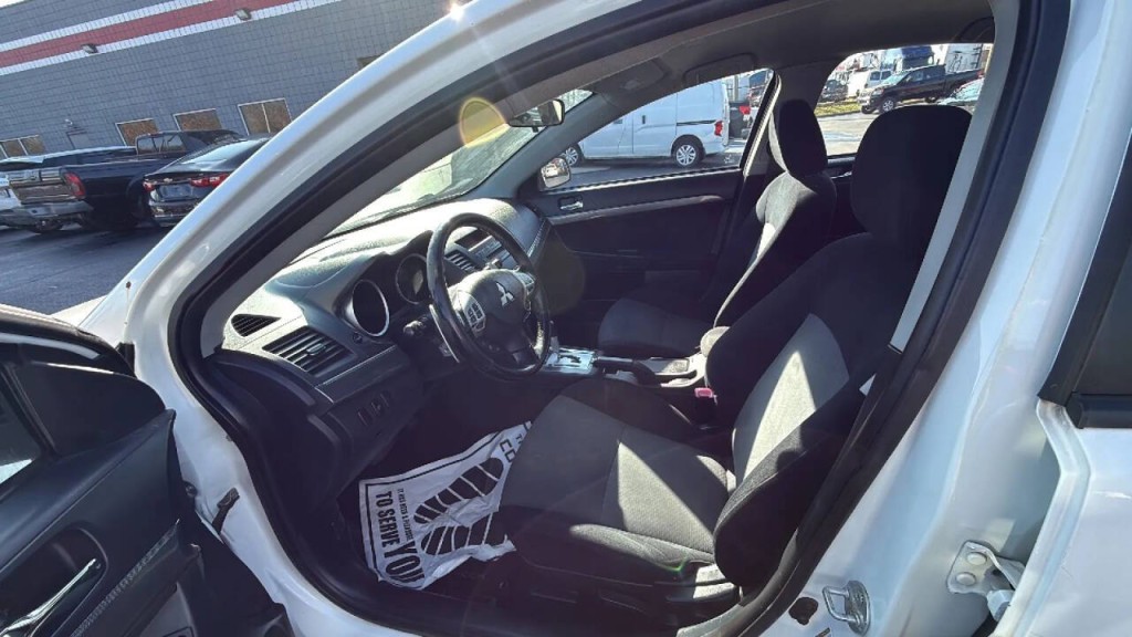 2010 Mitsubishi Lancer Image 10
