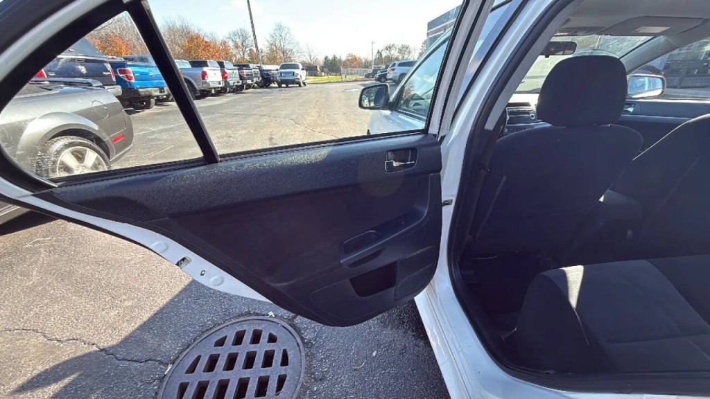 2010 Mitsubishi Lancer Image 11