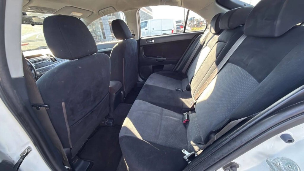 2010 Mitsubishi Lancer Image 12