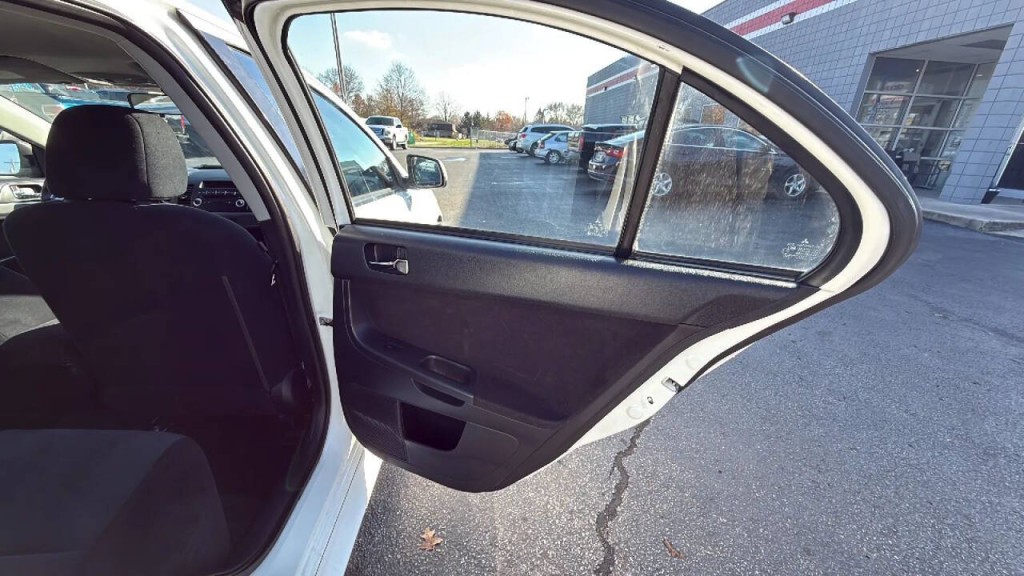 2010 Mitsubishi Lancer Image 14