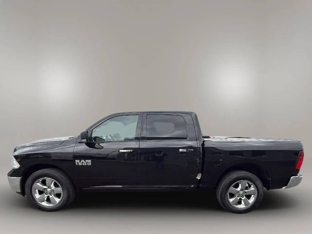 2014 RAM 1500 Image 2