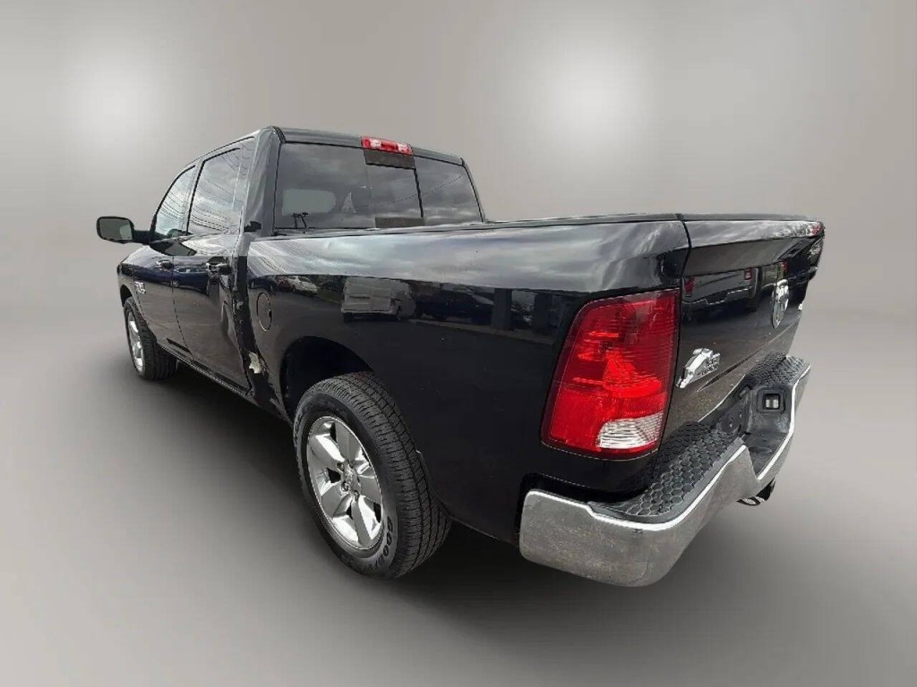 2014 RAM 1500 Image 3