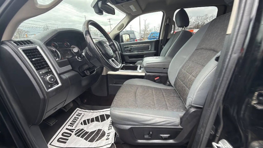 2014 RAM 1500 Image 10