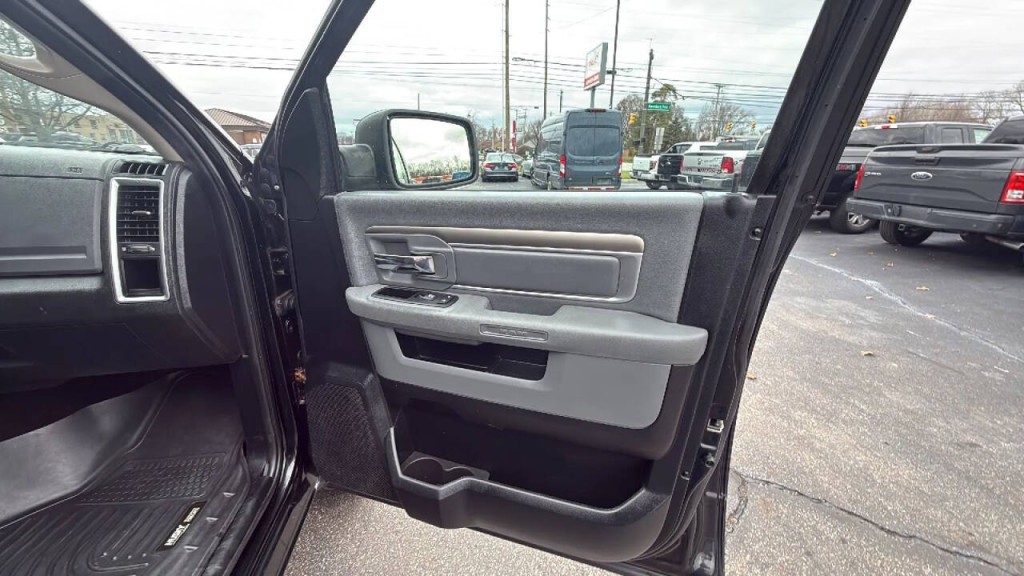 2014 RAM 1500 Image 15
