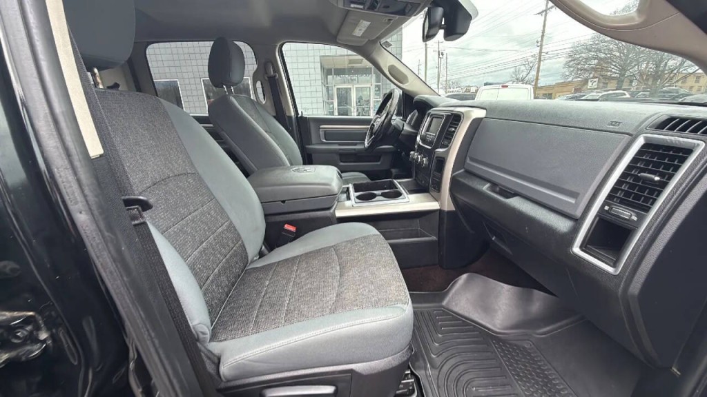 2014 RAM 1500 Image 16