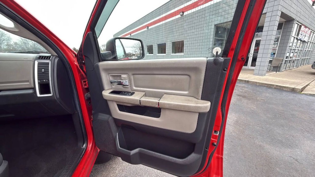 2011 RAM 1500 Image 16