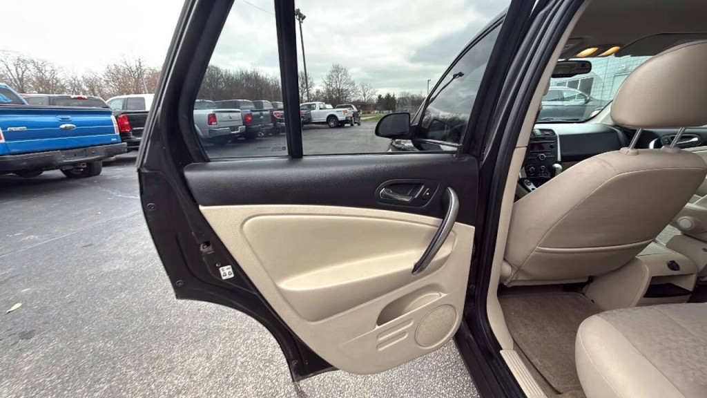 2006 Saturn Vue Image 11