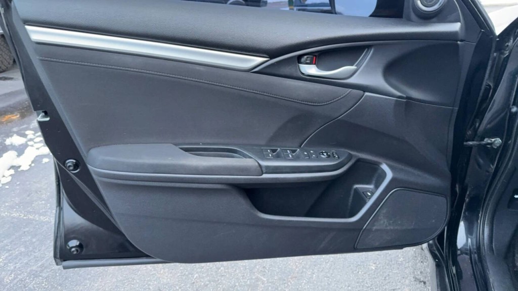 2017 Honda Civic Image 9