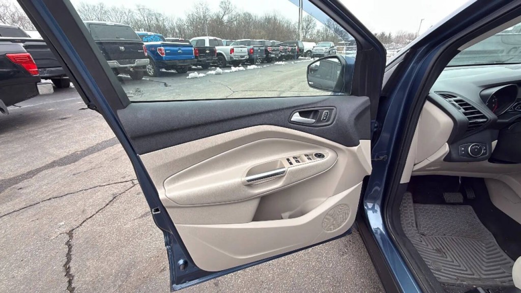 2018 Ford Escape Image 9