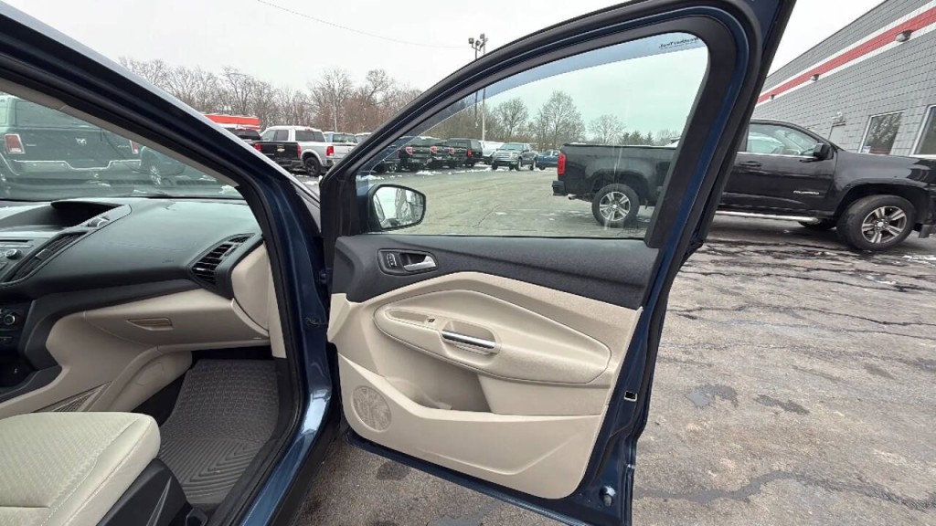 2018 Ford Escape Image 16