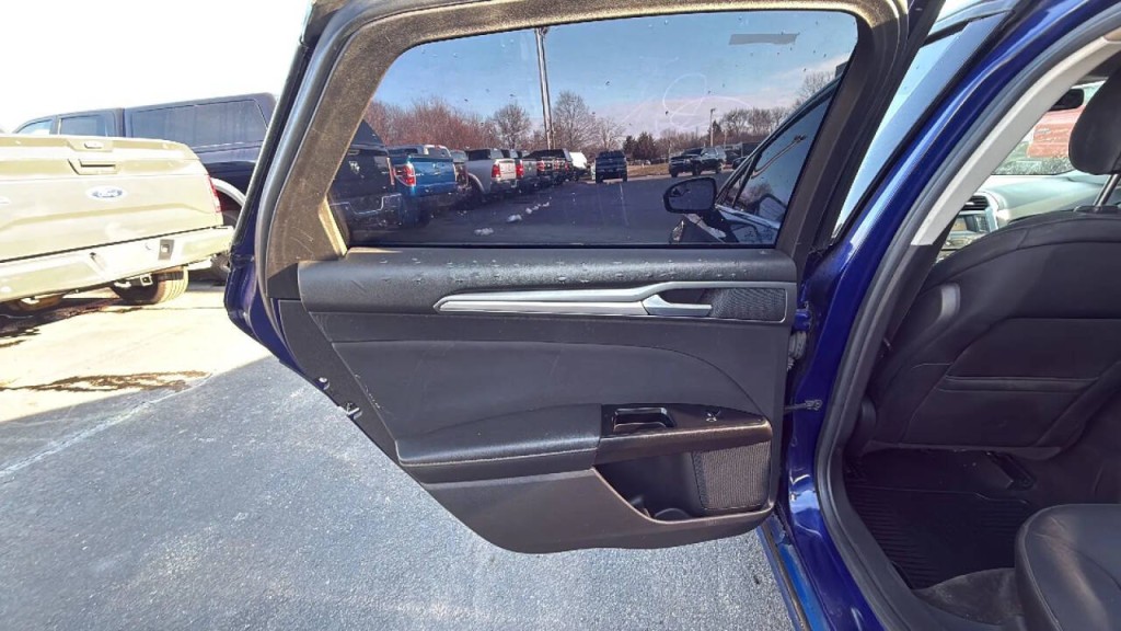 2015 Ford Fusion Image 11